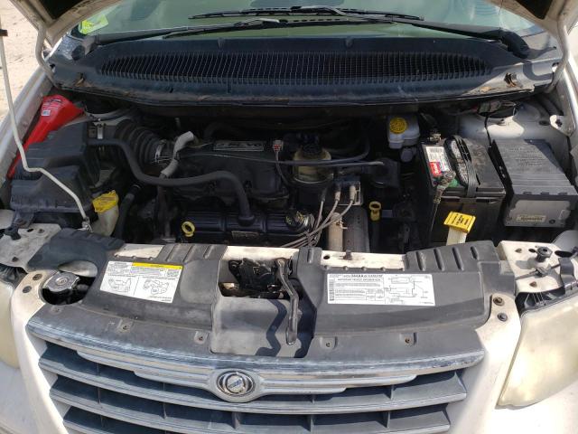 Photo 7 from auction – 2005 CHRYSLER TOWN & COU with VIN 2C8GP54L45R601144