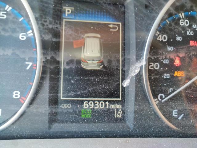 Photo 8 from auction – 2018 TOYOTA RAV4 LE with VIN JTMZFREV2JJ751983