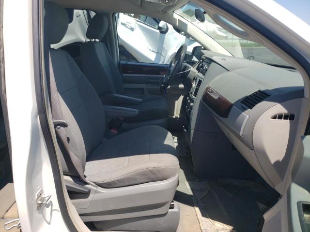 Photo 5 from auction – 2010 CHRYSLER TOWN & COU with VIN 2A4RR5D1XAR235522