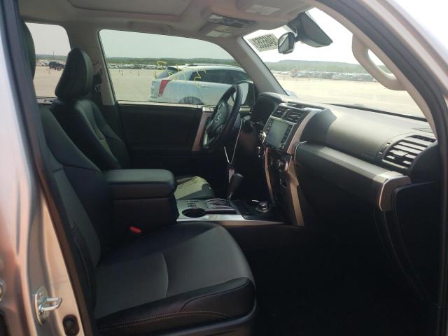 Photo 5 from auction – 2022 TOYOTA 4RUNNER SR with VIN JTENU5JRXN6004657