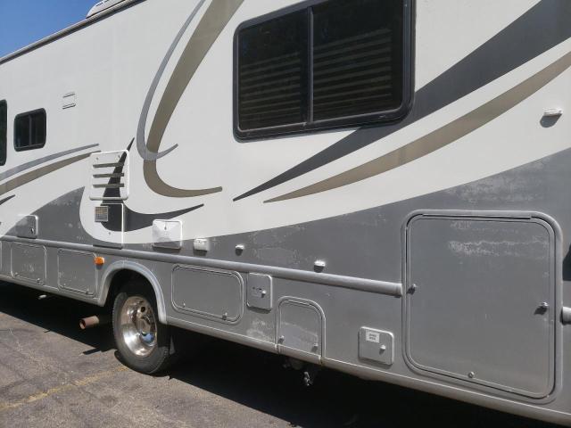 Photo 9 from auction – 2004 FOUR HURRICANE with VIN 1F6LF53S040A02992