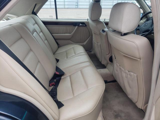 Photo 6 from auction – 1995 MERCEDES-BENZ E 320 BASE with VIN WDBEA32E9SC262287