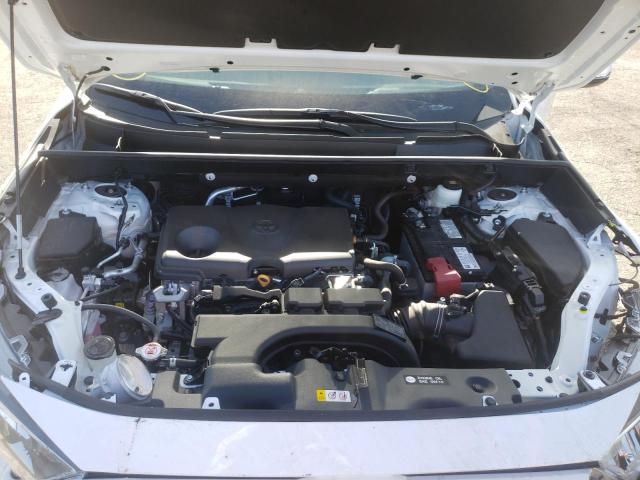Photo 7 from auction – 2021 TOYOTA RAV4 XLE with VIN 2T3W1RFVXMC101371