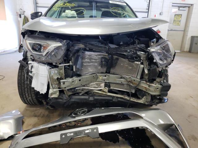 Photo 9 from auction – 2017 TOYOTA RAV4 LE with VIN 2T3BFREV8HW595364