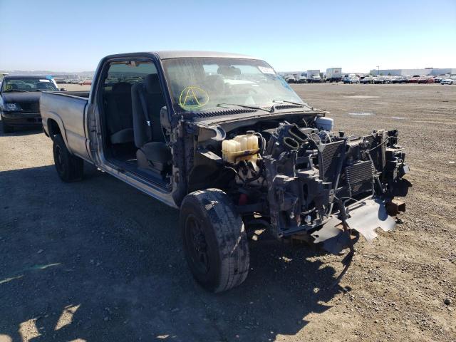 CHEVROLET SILVERADO 2003 with VIN 1GCHC29GX3E111166 - Photo from auction
