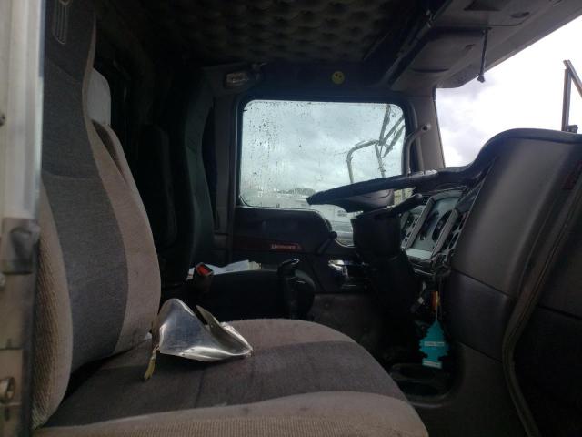 Photo 5 from auction – 2006 KENWORTH CONSTRUCTI with VIN 1NKDXUEX66J159424