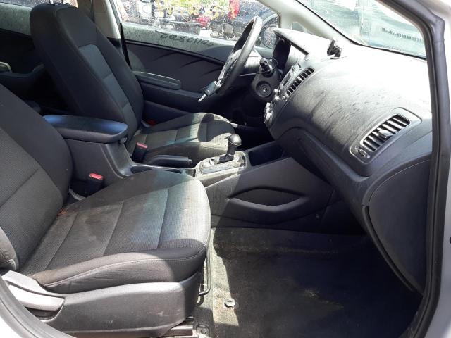 Photo 5 from auction – 2018 KIA FORTE LX with VIN 3KPFK4A76JE179225
