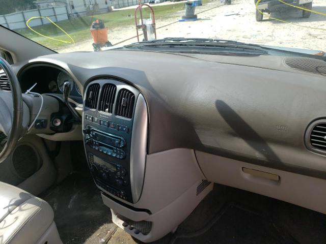 Photo 9 from auction – 2005 CHRYSLER TOWN & COU with VIN 2C8GP54L45R601144