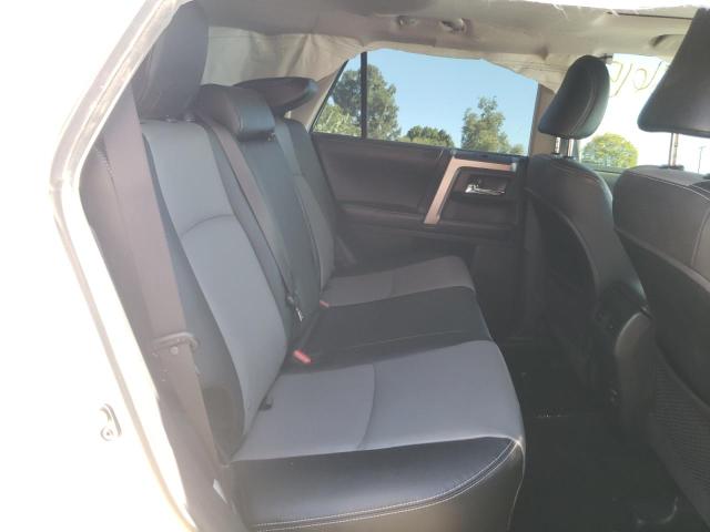 Photo 6 from auction – 2016 TOYOTA 4RUNNER SR with VIN JTEZU5JR9G5117039