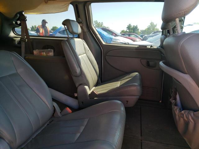 Photo 6 from auction – 2005 CHRYSLER TOWN & COU with VIN 2C8GP54L25R185434
