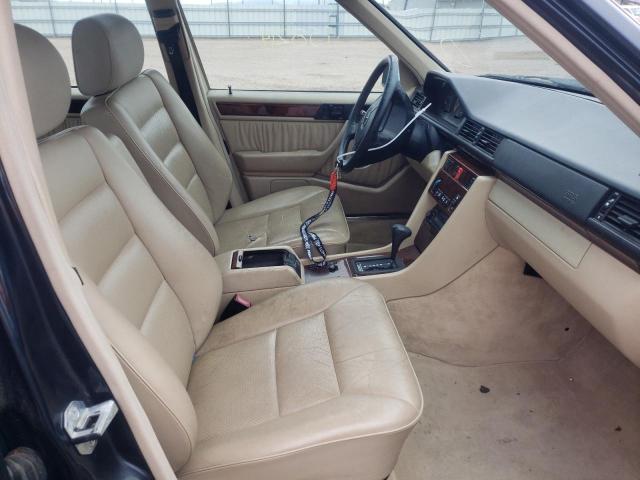 Photo 5 from auction – 1995 MERCEDES-BENZ E 320 BASE with VIN WDBEA32E9SC262287