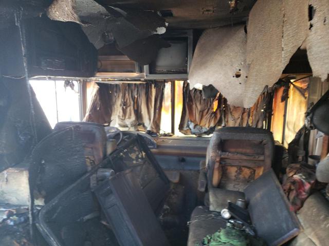 Photo 5 from auction – 2000 FTWD MOTORHOME with VIN 1FCNF53S9Y0A03277