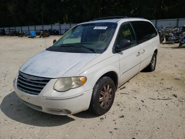 Photo 2 from auction – 2005 CHRYSLER TOWN & COU with VIN 2C8GP54L45R601144
