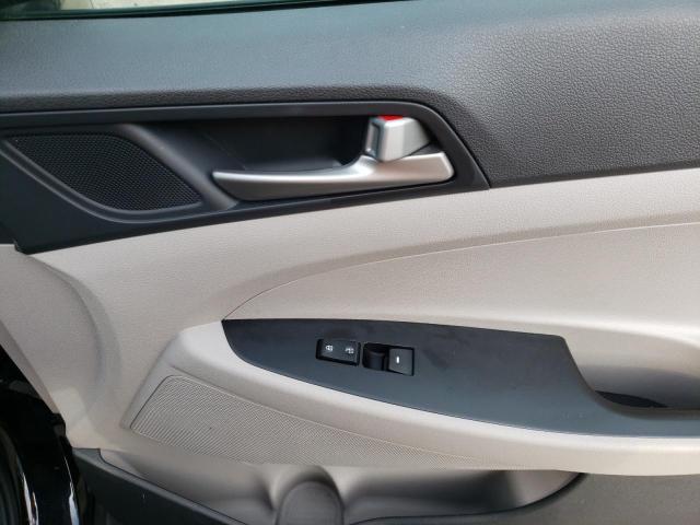 Photo 9 from auction – 2018 HYUNDAI TUCSON SE with VIN KM8J2CA43JU766098