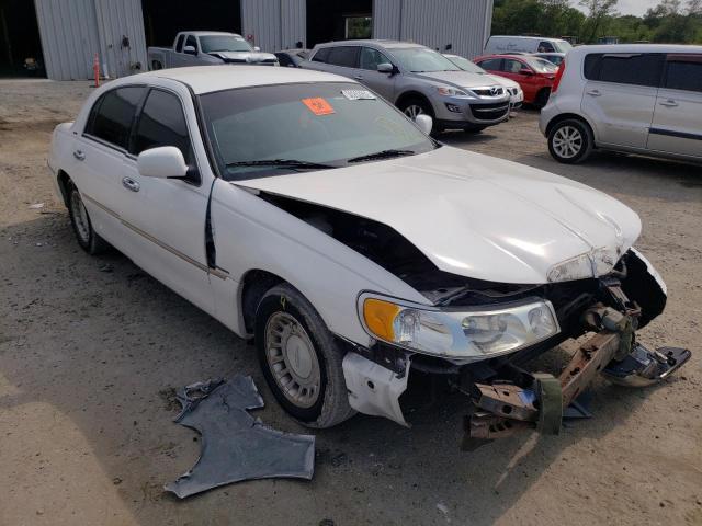 LINCOLN TOWN CAR E 2002 with VIN 1LNHM81W22Y626500 - Photo from auction