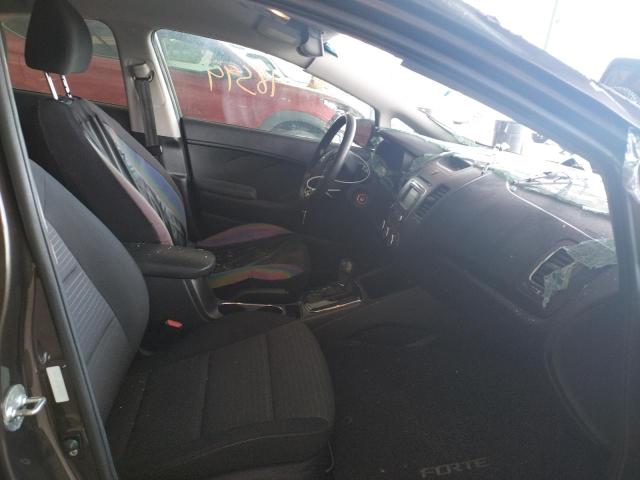 Photo 5 from auction – 2017 KIA FORTE LX with VIN 3KPFL4A76HE151867