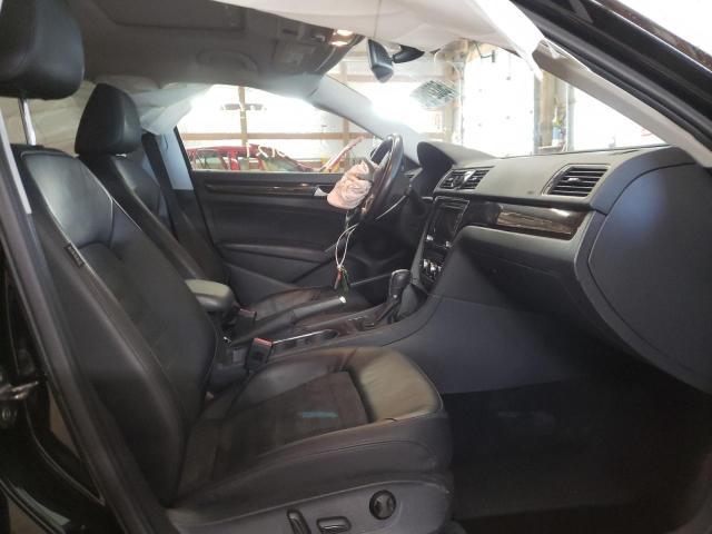 Photo 5 from auction – 2015 VOLKSWAGEN PASSAT SEL with VIN 1VWCV7A37FC013137
