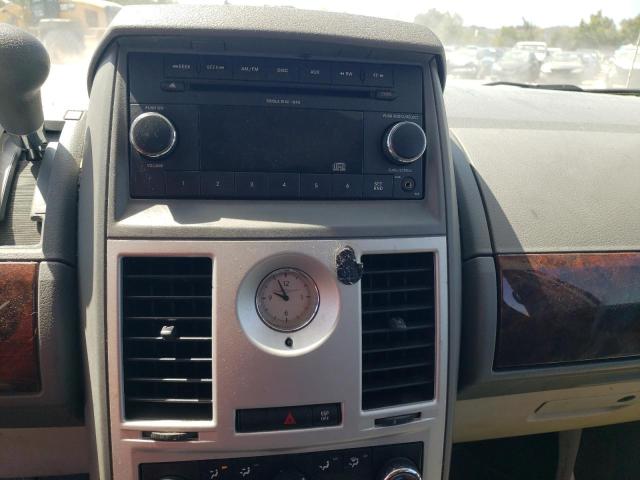 Photo 9 from auction – 2010 CHRYSLER TOWN & COU with VIN 2A4RR4DE0AR206513