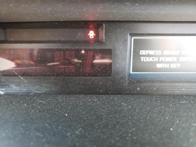 Photo 8 from auction – 2015 TOYOTA PRIUS V with VIN JTDZN3EU1FJ033372