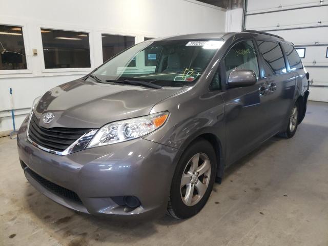 Photo 2 from auction – 2016 TOYOTA SIENNA LE with VIN 5TDKK3DC9GS765837