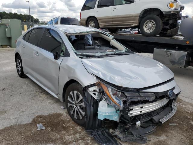 TOYOTA COROLLA LE 2022 with VIN JTDEAMDE1NJ057065 - Photo from auction