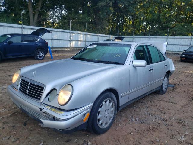 Photo 2 from auction – 1999 MERCEDES-BENZ E 320 with VIN WDBJF65H9XA878775