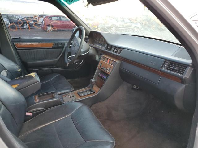 Photo 5 from auction – 1995 MERCEDES-BENZ E 320 BASE with VIN WDBEA32E2SC249767