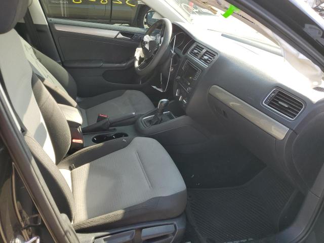 Photo 5 from auction – 2017 VOLKSWAGEN JETTA S with VIN 3VW2B7AJ2HM359763