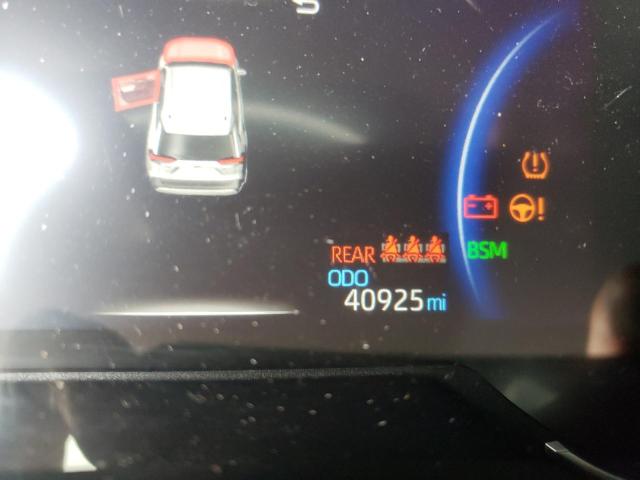 Photo 8 from auction – 2019 TOYOTA RAV4 XSE with VIN JTMEWRFV3KD506428