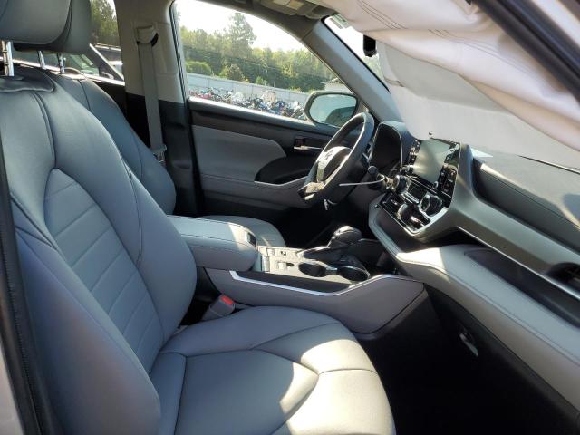 Photo 5 from auction – 2022 TOYOTA HIGHLANDER with VIN 5TDHZRBH7NS588936
