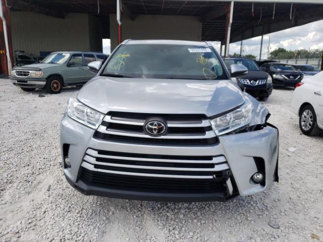 Photo 9 from auction – 2018 TOYOTA HIGHLANDER with VIN 5TDKZRFH3JS265204