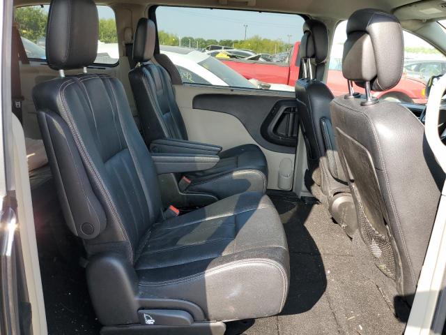 Photo 6 from auction – 2015 CHRYSLER TOWN & COU with VIN 2C4RC1BG8FR602495