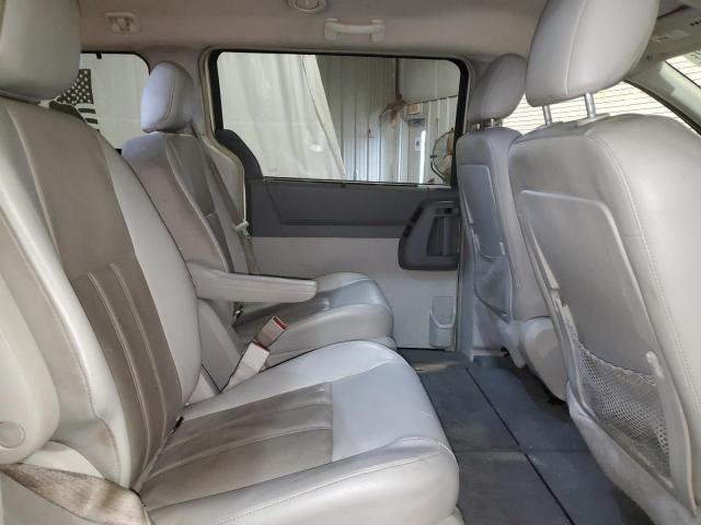 Photo 6 from auction – 2010 CHRYSLER TOWN & COU with VIN 2A4RR5D11AR188817
