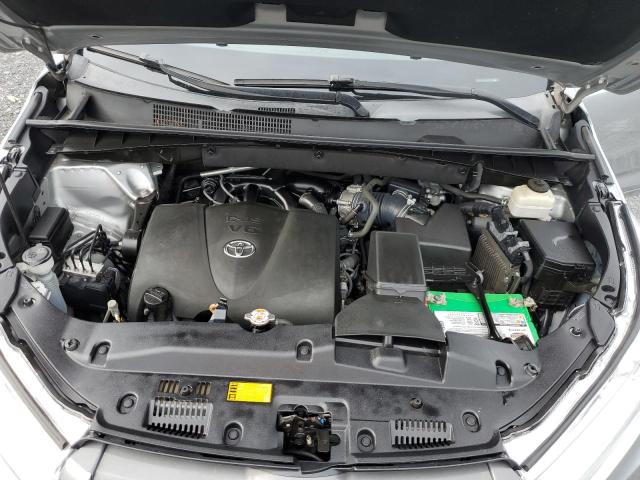 Photo 7 from auction – 2018 TOYOTA HIGHLANDER with VIN 5TDBZRFH8JS802147