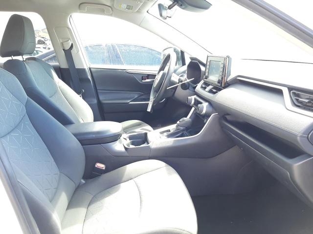 Photo 5 from auction – 2020 TOYOTA RAV4 XLE with VIN 2T3W1RFVXLC053188