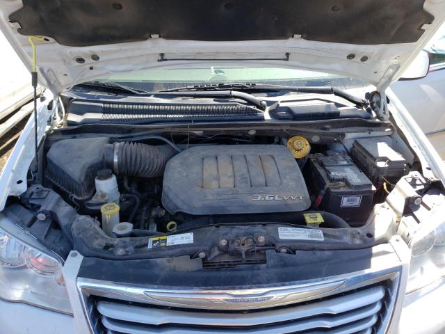 Photo 7 from auction – 2015 CHRYSLER TOWN & COU with VIN 2C4RC1BG2FR726018