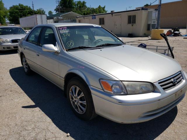 TOYOTA CAMRY CE 2000 with VIN JT2BG22K0Y0523750 - Photo from auction