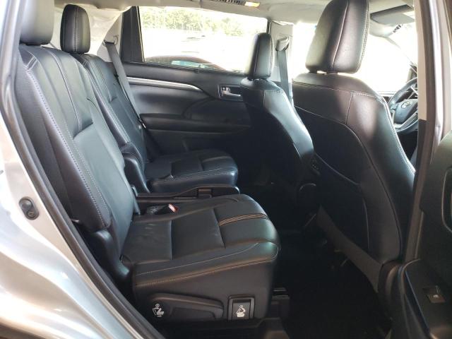 Photo 6 from auction – 2017 TOYOTA HIGHLANDER with VIN 5TDKZRFH5HS511986