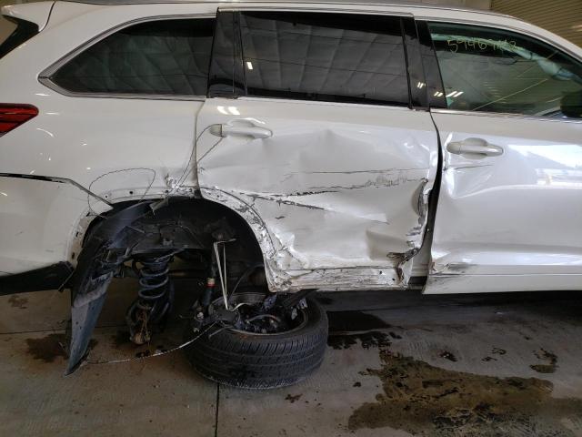 Photo 9 from auction – 2017 TOYOTA HIGHLANDER with VIN 5TDDGRFH0HS032972