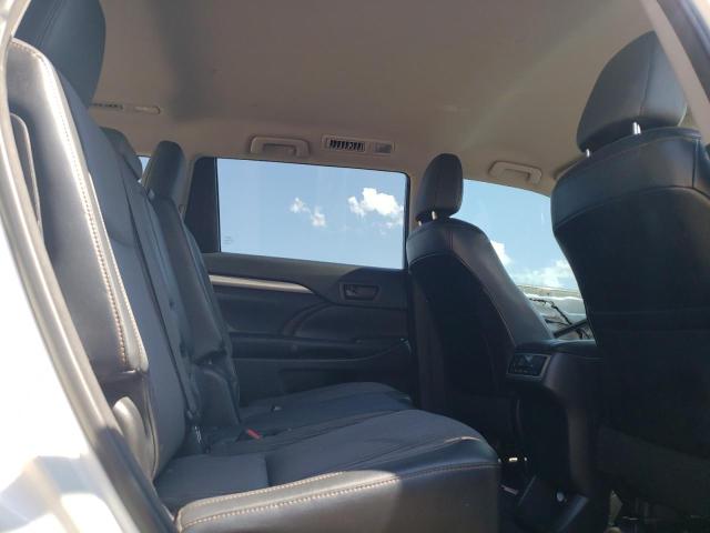 Photo 6 from auction – 2015 TOYOTA HIGHLANDER with VIN 5TDBKRFH7FS200531