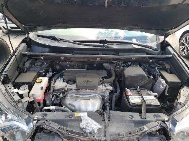 Photo 7 from auction – 2018 TOYOTA RAV4 LE with VIN 2T3BFREV5JW793292
