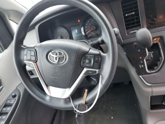 Photo 9 from auction – 2017 TOYOTA SIENNA LE with VIN 5TDKZ3DC6HS769406