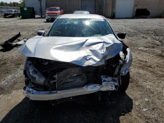 Photo 9 from auction – 2018 HONDA CIVIC LX with VIN 19XFC2F57JE013191
