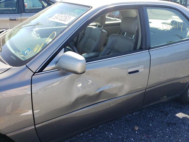Photo 9 from auction – 1998 LEXUS ES 300 with VIN JT8BF28G8W5044715