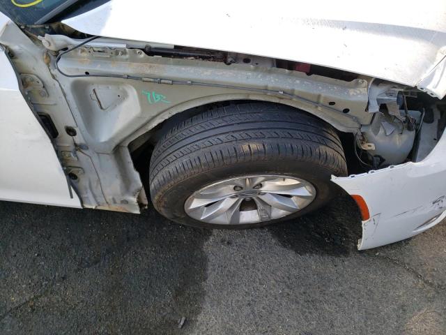Photo 9 from auction – 2015 CHRYSLER 300 LIMITE with VIN 2C3CCAAG2FH785958