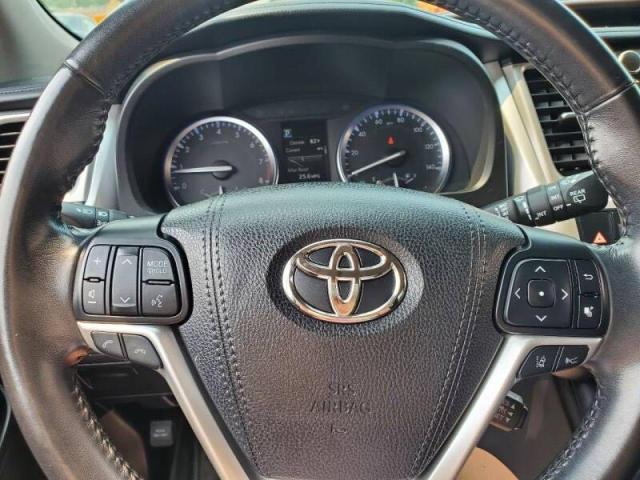 Photo 7 from auction – 2018 TOYOTA HIGHLANDER with VIN 5TDJZRFH1JS835891