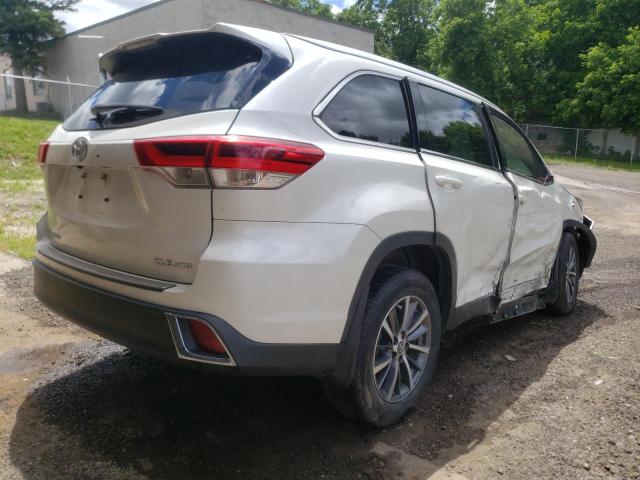Photo 4 from auction – 2019 TOYOTA HIGHLANDER with VIN 5TDJZRFH7KS615818