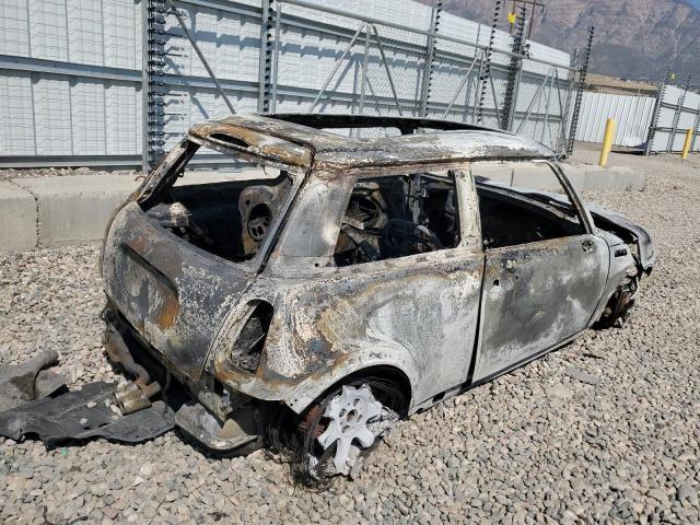 Photo 4 from auction – 2004 MINI COOPER S with VIN WMWRE334X4TD85273