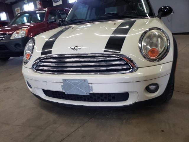 Photo 9 from auction – 2008 MINI COOPER with VIN WMWMF335X8TT64264