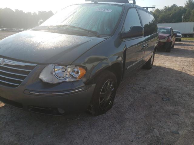 Photo 9 from auction – 2005 CHRYSLER TOWN & COU with VIN 2C8GP64L55R409639